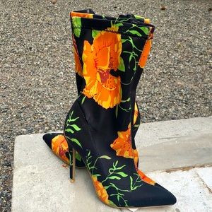 EGO NEW dark floral sock boot size 5UK(7)